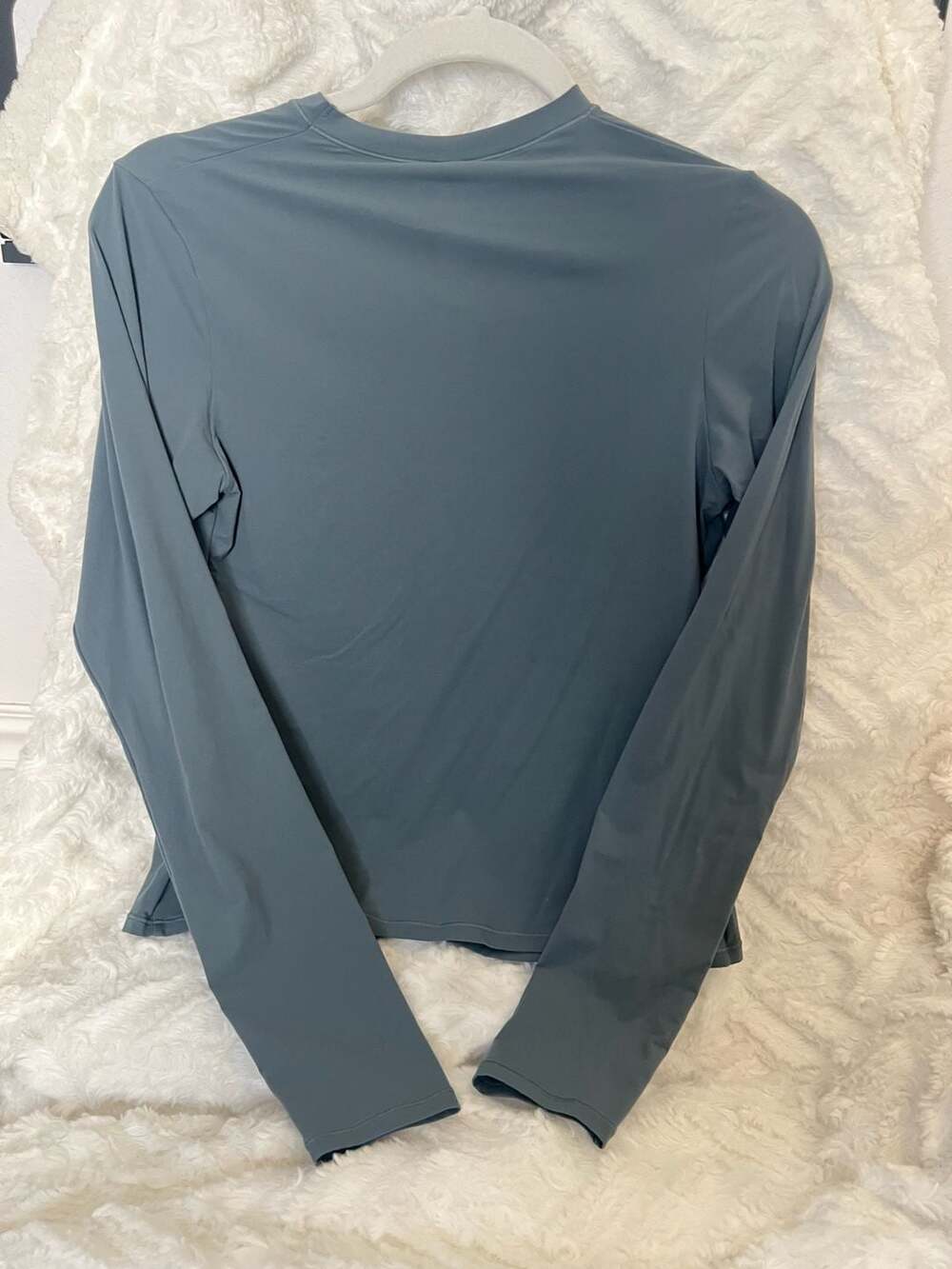 NWT Skims Fits Everybody Long Sleeve T-Shirt Size L Zircon - Picture 2 of 3